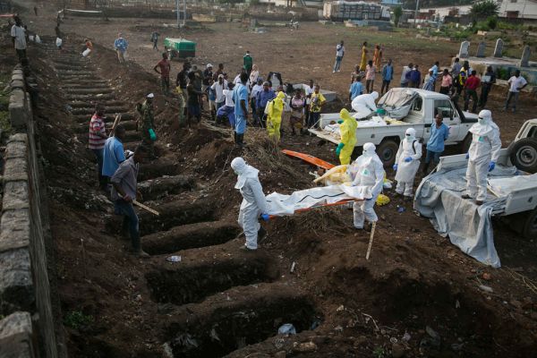 На востоке ДР Конго тела более 70 обезглавленных людей