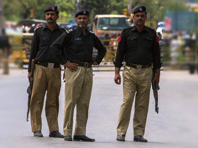 一名警察在巴基斯坦西北部的袭击中丧生