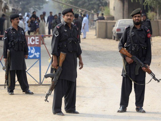 Terrorist killed, police officer injured in attack on police van in Pakistan