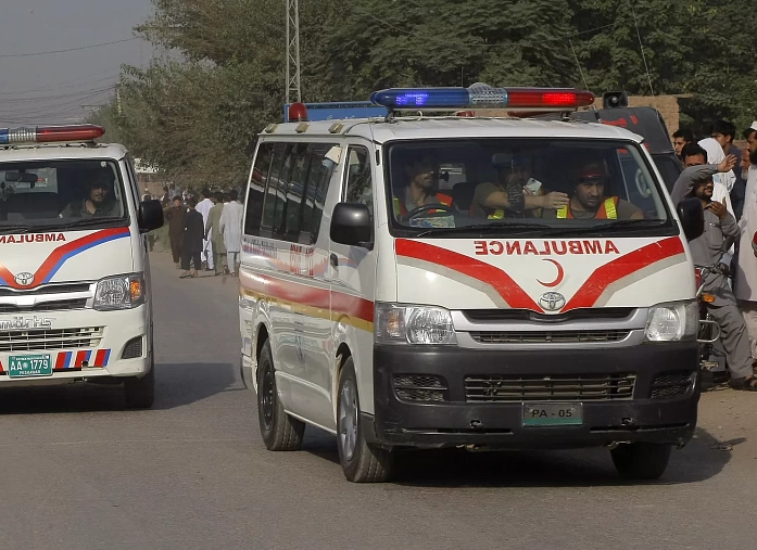 При теракте в Пакистане погибли не менее четырех человек