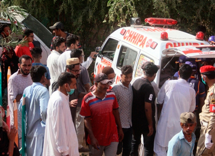 В Пакистане девять человек погибли при нападении на автобус