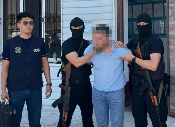 A religious radical person detained for promoting terrorism in the Turkestan region