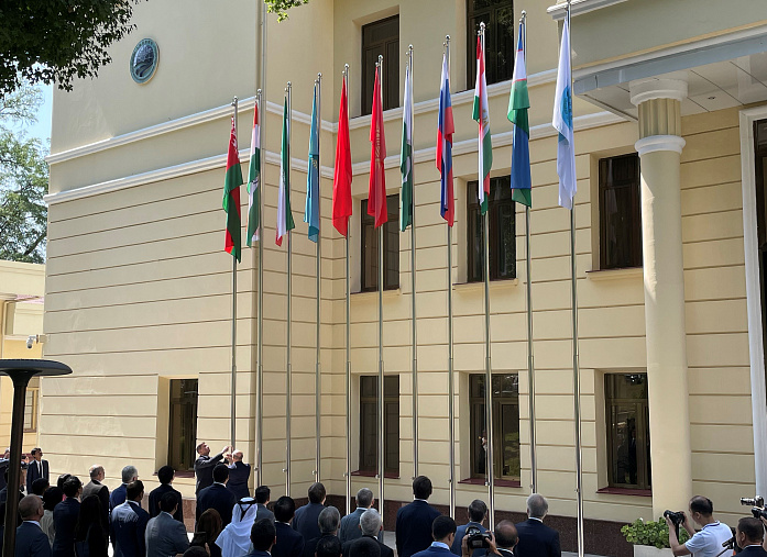 National flag of the Republic of Belarus raised at the Executive Committee of the SCO RATS