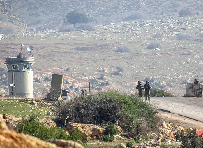 Militants attack Israeli army checkpoint in West Bank