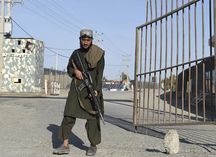 Афганский пограничник устроил стрельбу на границе с Пакистаном