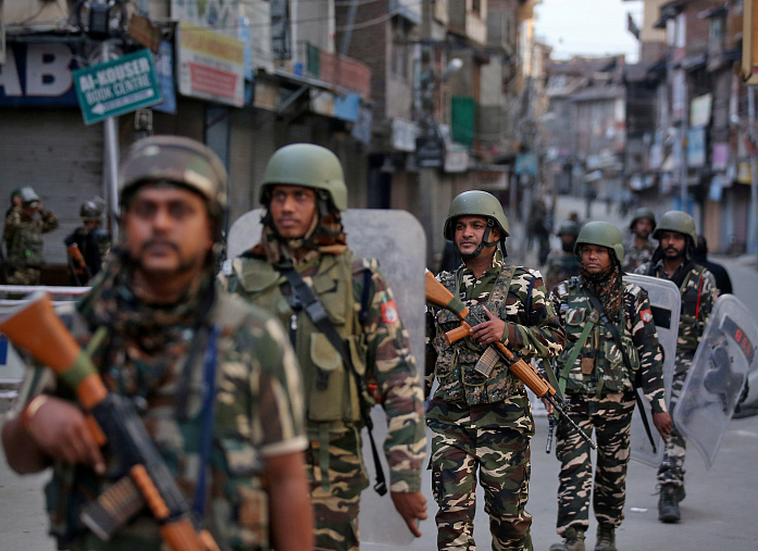 印度安全部队在克什米尔特别行动中击毙两名恐怖分子