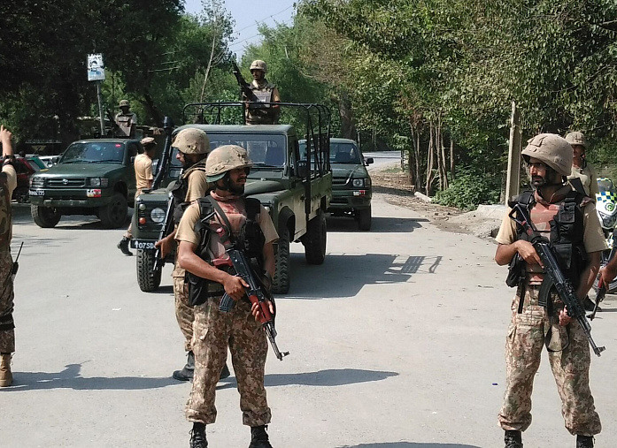 Four soldiers and 12 terrorists killed in clashes in northwestern Pakistan