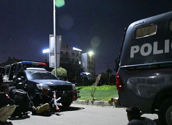 Two policemen killed in attack in Pakistan