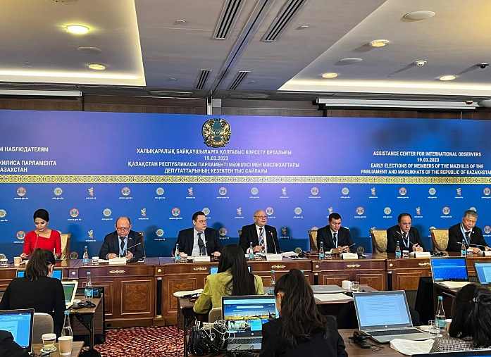 关于上合组织观察员团参加哈萨克斯坦共和国议会和马斯利哈特议员特别选举工作的问题